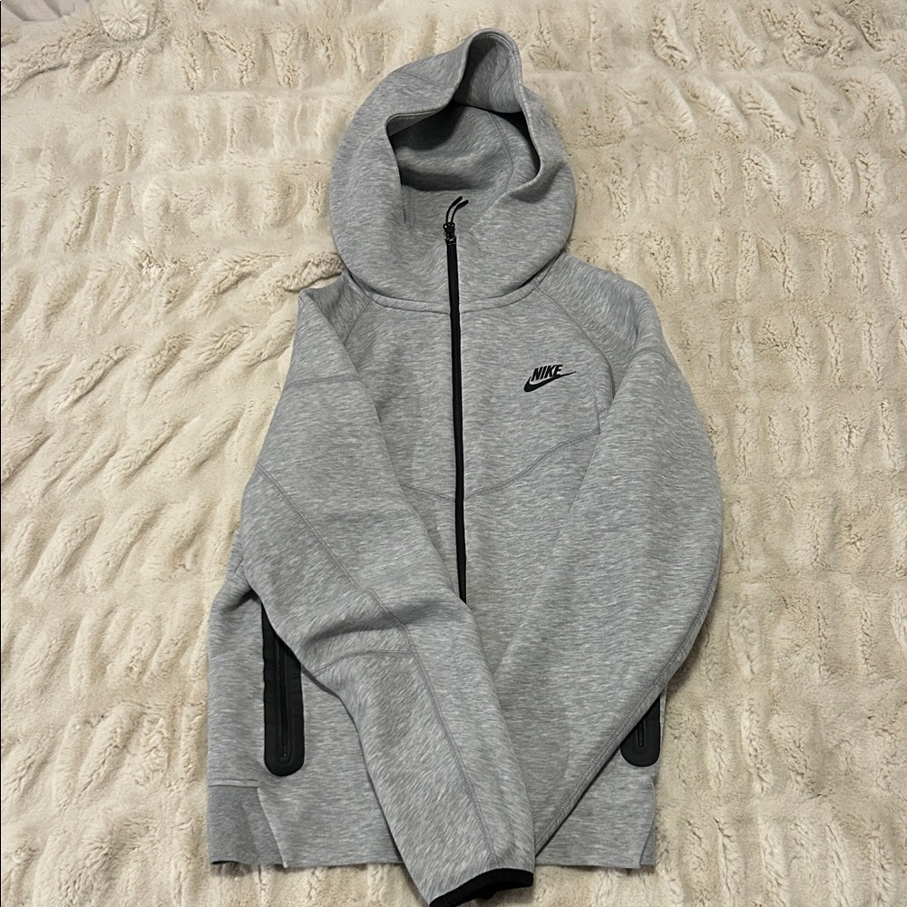 Men’s Nike Tech Fleece Heather Gray Full-Zip Hoodie